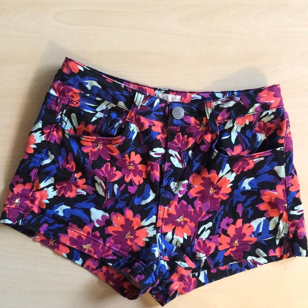 Tropical shorts